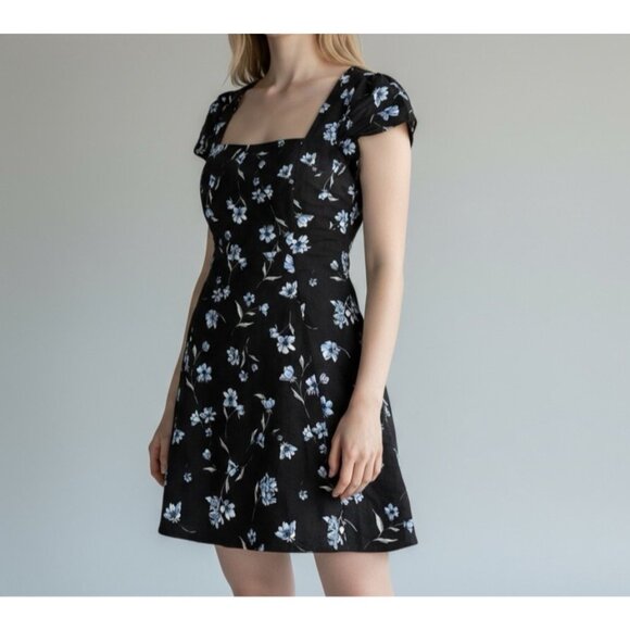Forever 21 Dresses & Skirts - Floral Mini Dress Womens M Black Blue Fit Flare Cutout Back Square Neck